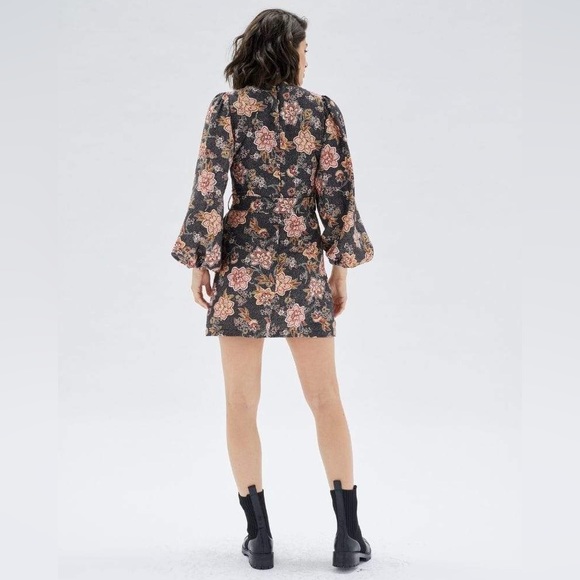 NWT MINKPINK Mehdya V-Neck Mini Dress - Picture 5 of 13